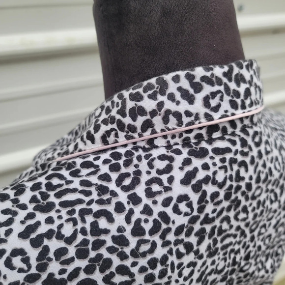 Victoria's Secret Sz S Black White Gray Leopard Button Front Pajama Top Long Slv - Picture 9 of 10